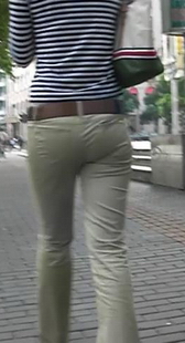 街拍时尚低腰紧裤美女