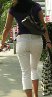 街拍白牛少妇完美的臀部曲线
