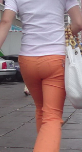 街拍情侣红臀特写