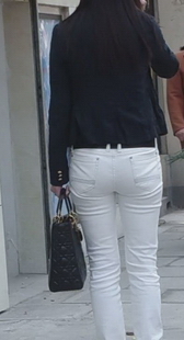 一路跟拍白裤OL