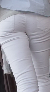 街拍黑靴紧裤美女一身干练气质