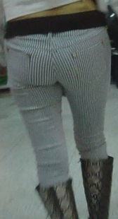 长靴紧裤低腰美臀的诱惑