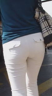 街拍跟到白紧裤少妇上班的地方才结束