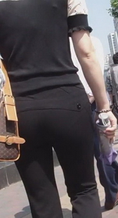 街拍从侧面看才知臀部很翘