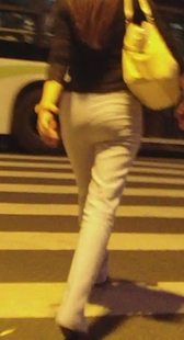 下班回家的白裤上海OL