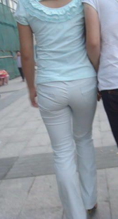 街拍三个学生妹