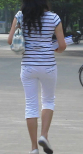 跟拍一小屁股少妇