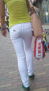 街拍逛街小白裤
