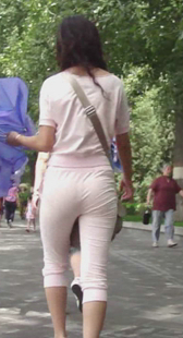 街拍性感小妹屁股宽松