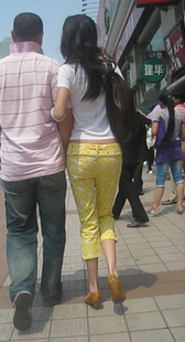 街拍性感小骚妇