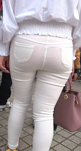 大屁股白裤透红内少妇