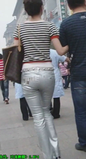 跟拍小少妇可惜太瘦