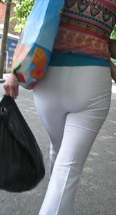 街拍极品白裤紧身清楚内痕