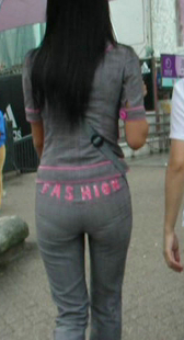 街拍小少妇内痕清晰