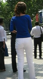 街拍白裤小少妇