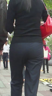 跟拍成熟黑裤少妇