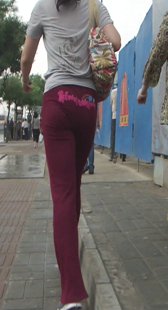 跟拍成熟少妇巨臀