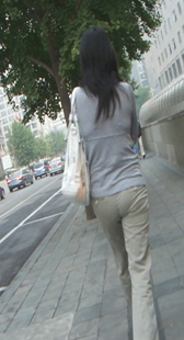 黄裤少妇有点瘦