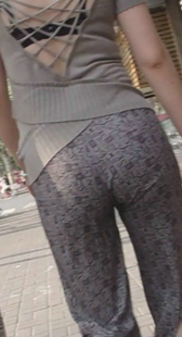 跟拍成熟圆臀少妇