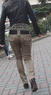 少妇走路严重变形啦