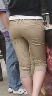 紧身黄裤少妇我喜欢