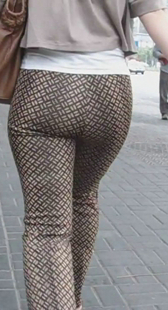 长时间跟拍大臀少妇