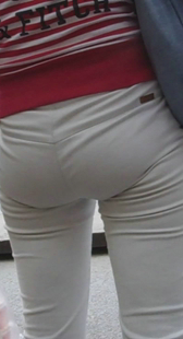 少妇内裤夹这么紧不难受吗