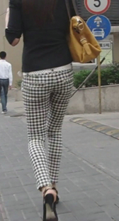 极品条纹少妇身材好