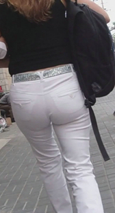 长时间跟拍白裤少妇