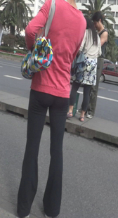 黑裤高挑小少妇