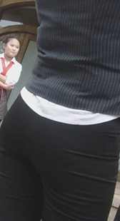 侧拍布裤少妇臀部