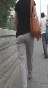 包臀布裤小少妇