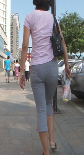 街拍呢绒紧身少妇圆又大