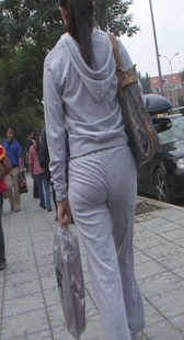 现在都流行穿呢绒裤