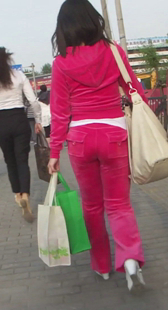 红裤紧身少妇夹好紧啊