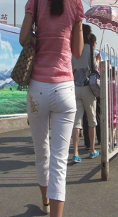 风韵少妇屁股圆又大