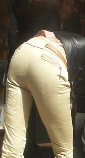 风韵少妇穿如此紧来勾引人