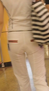 超市跟拍成熟少妇