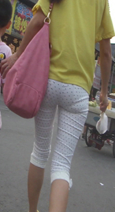 白布配黑内如此性感