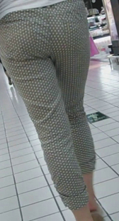 跟拍超市高挑小少妇