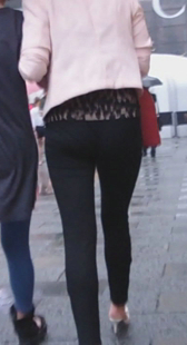 呢绒少妇身材好