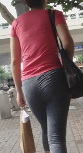 长时间跟拍呢绒裤少妇