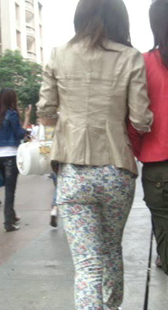 紧身花裤小少妇