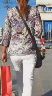 少妇圆臀夹得紧