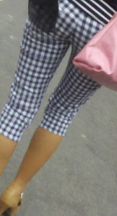 街拍小少妇性感走姿