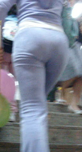 跟拍呢绒少妇上楼梯