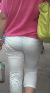 白布夹臀少妇走姿迷人