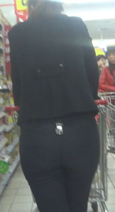 跟拍超市紧身圆臀少妇