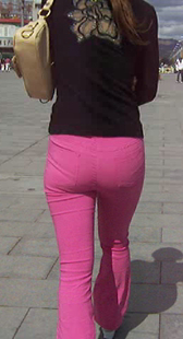 街拍粉裤少妇屁股圆滑