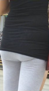 白裤打底少妇内痕清晰